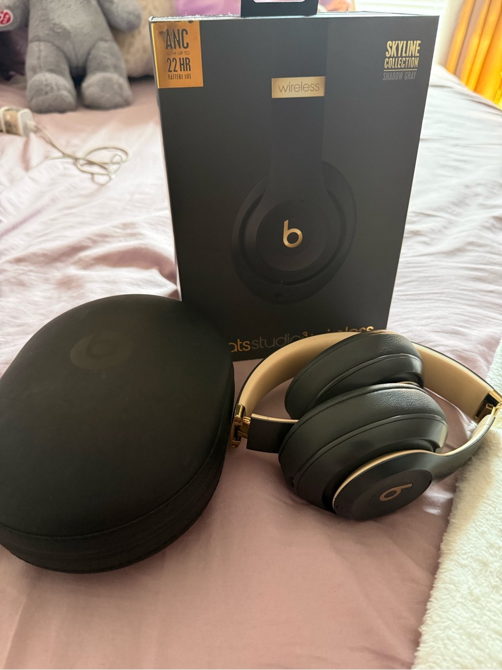 Studio3 Wireless Headphones - Black & Gold